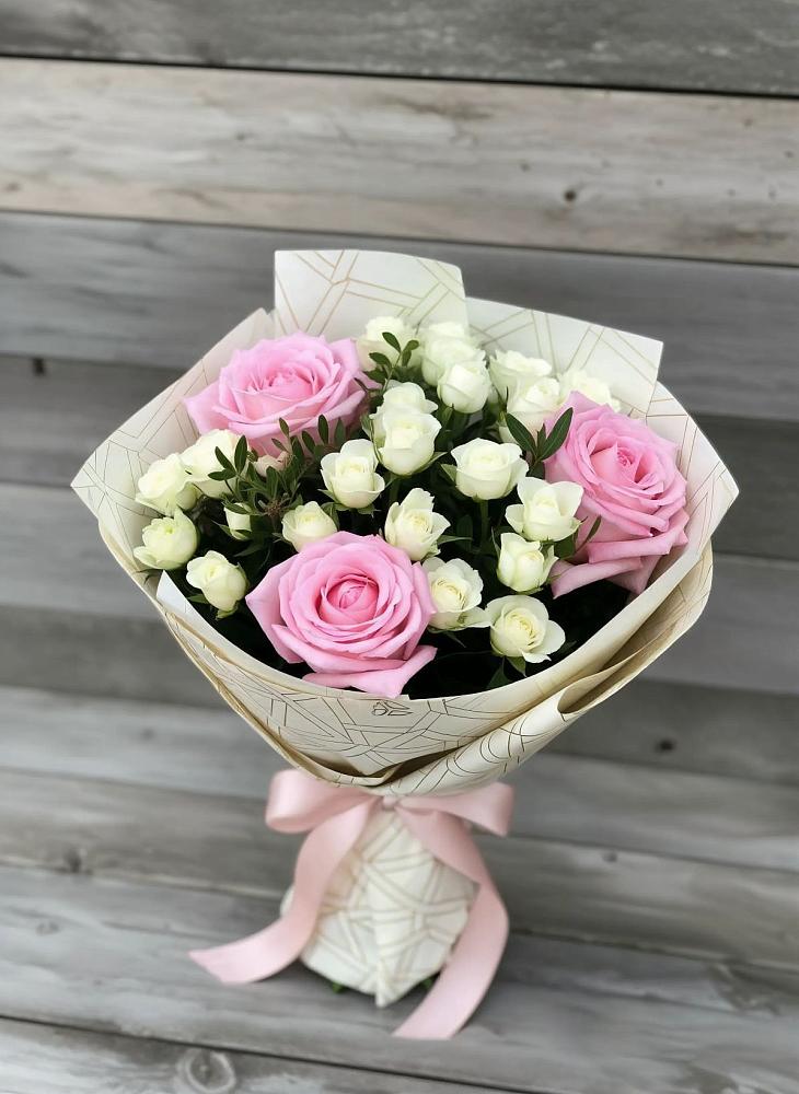 Букет цветов из: Розы в Заклинье