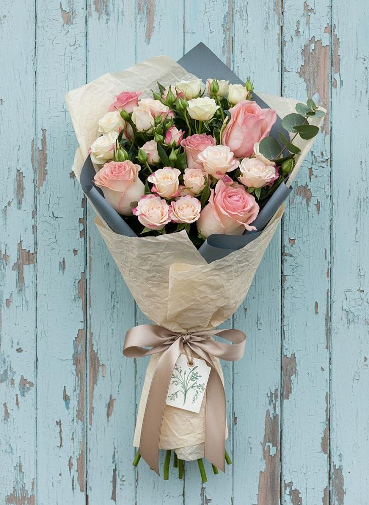 Букет цветов из: Розы в Заклинье