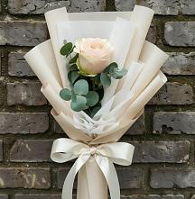 Букет цветов из:  Розы в Заклинье