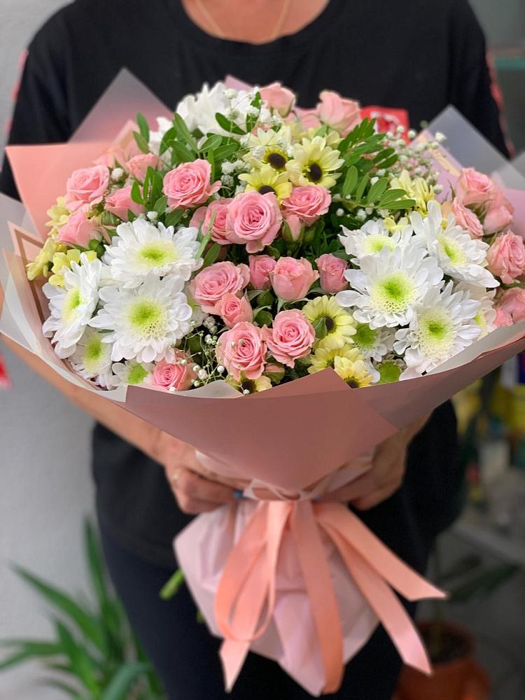 Букет цветов из: Розы и Хризантемы в Заклинье