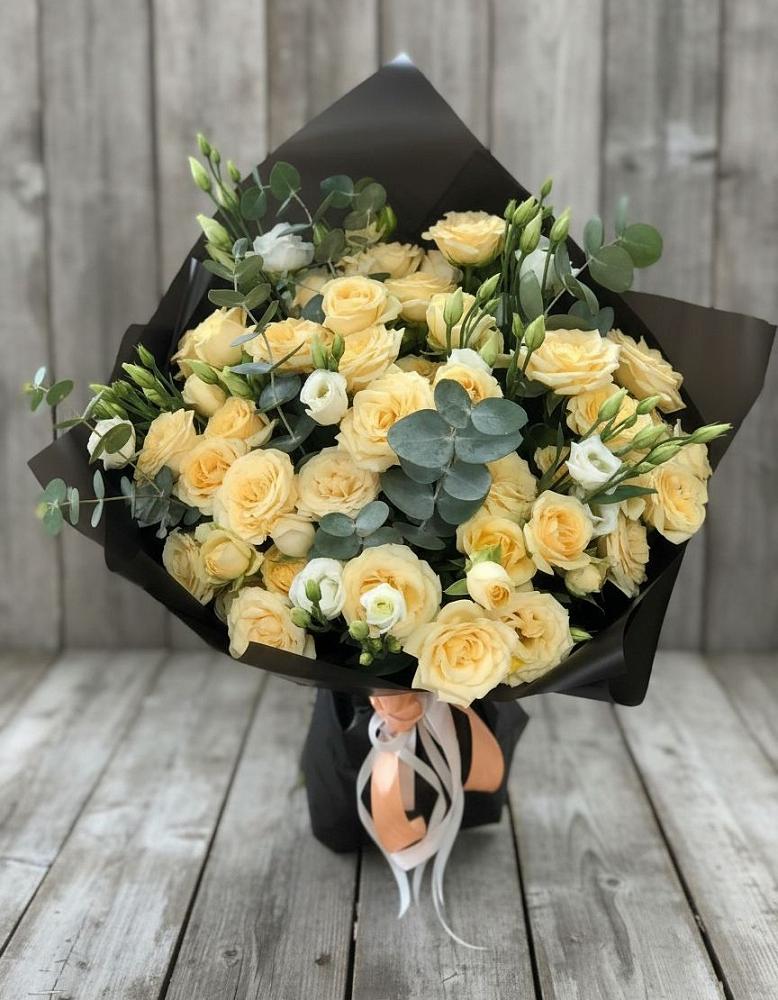 Букет цветов из: Розы и Лизиантусы в Заклинье