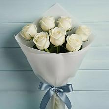 Букет 7 Белых роз Эдлесс Лав в Заклинье