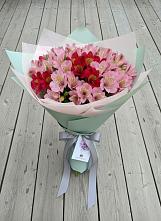 Букет цветов из:  Альстромерии в Заклинье