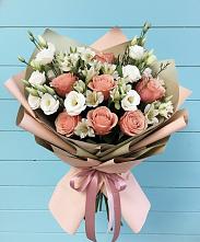 Букет цветов из:  Розы, Альстромерии и Лизиантусы в Заклинье