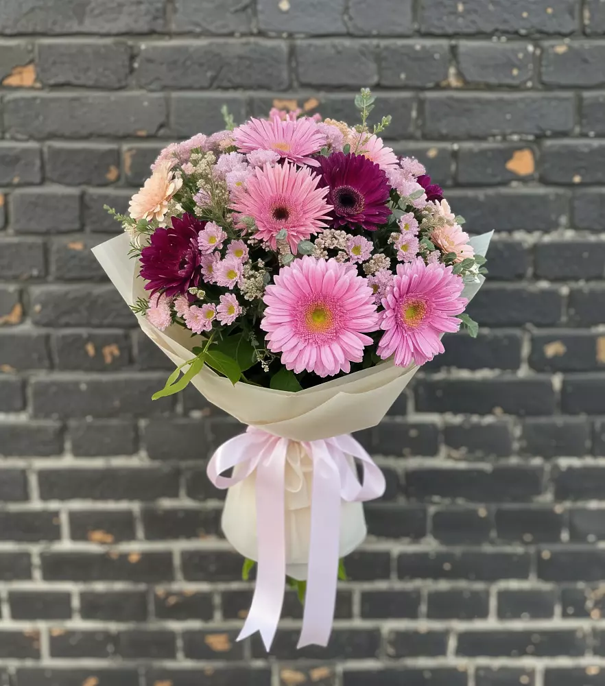 Букет цветов из: Герберы и Хризантемы в Заклинье