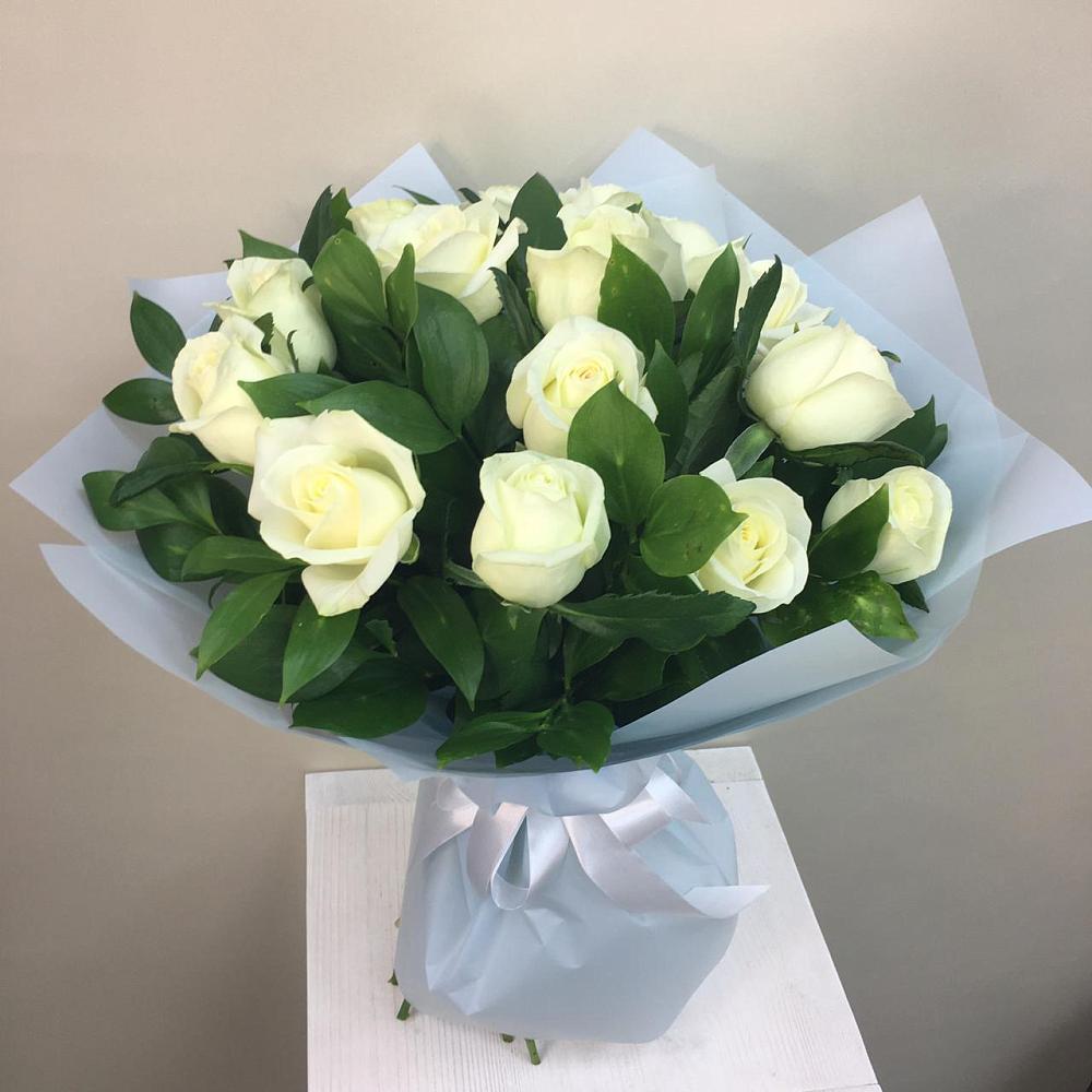 Букет 15 Белых роз Проуд в Заклинье