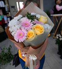 Букет цветов из:  Герберы, Розы и Хризантемы в Заклинье