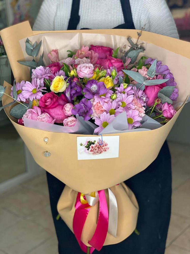 Букет цветов из: Хризантемы, Гвоздики и Альстромерии в Заклинье