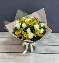 Букет цветов из:  Орхидеи и Розы в Заклинье