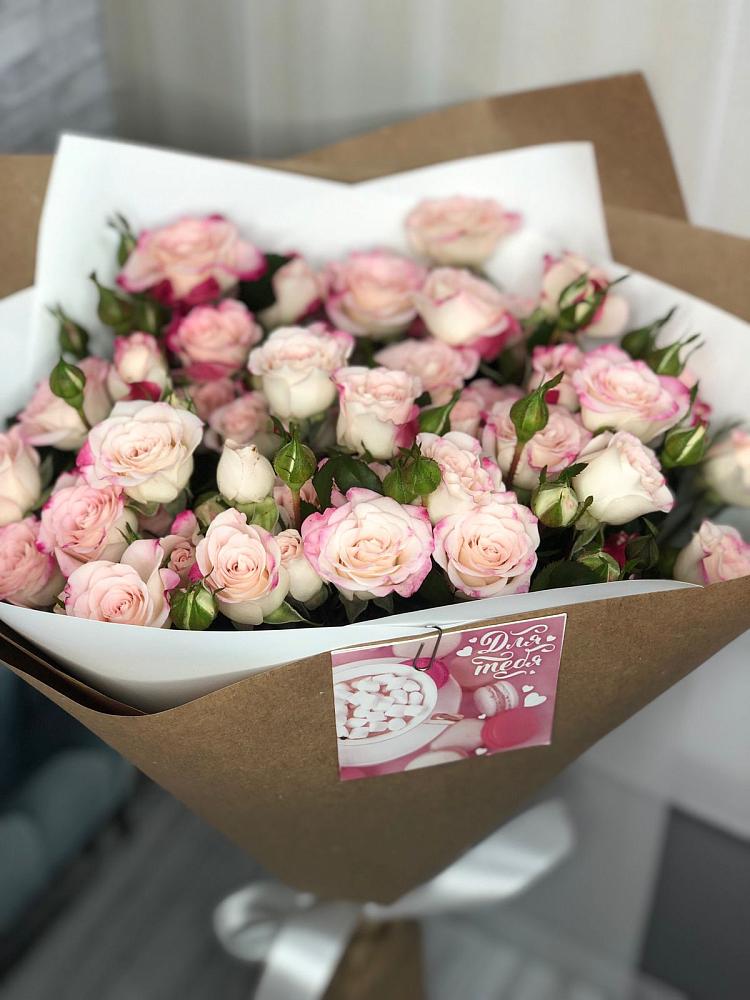 Букет цветов из: Розы в Заклинье