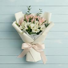 Букет цветов из:  Альстромерии в Заклинье