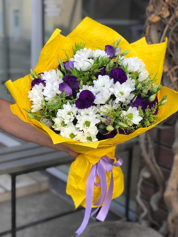 Букет цветов из: Ирисы, Хризантемы и Ромашки в Заклинье