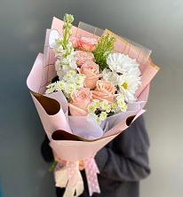 Букет цветов из:  Хризантемы и Розы в Заклинье