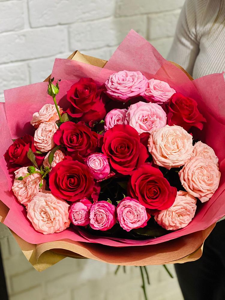 Букет цветов из: Розы в Заклинье