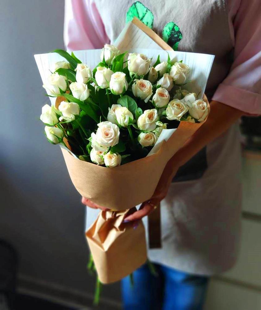 Букет цветов из: Розы в Заклинье