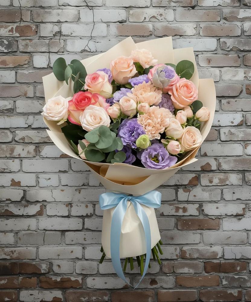 Букет цветов из: Розы, Лизиантусы и Гвоздики в Заклинье