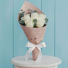 Букет цветов из:  Розы в Заклинье