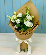 Букет цветов из:  Хризантемы и Лизиантусы в Заклинье