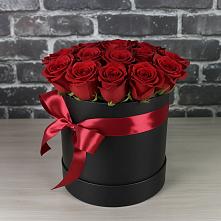 Цветочная композиция из Розы в шляпной коробке в Заклинье