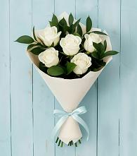 Букет цветов из:  Розы в Заклинье