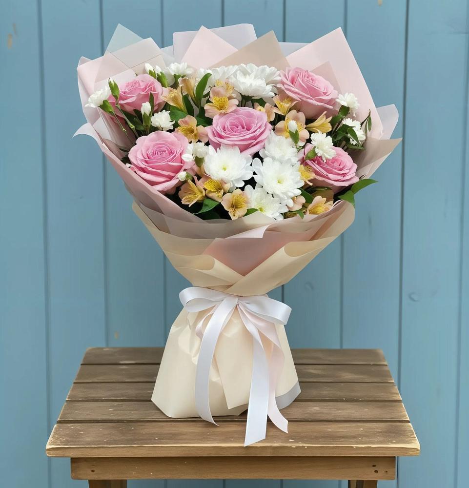 Букет цветов из: Гвоздики, Орхидеи и Розы в Заклинье