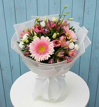 Букет цветов из:  Герберы, Альстромерии и Лизиантусы в Заклинье