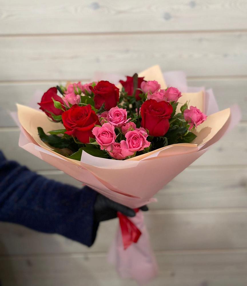 Букет цветов из: Розы в Заклинье