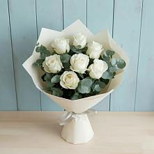 Букет Белые розы в Эвкалипте в Заклинье