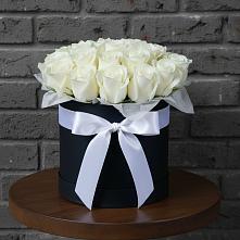 Цветочная композиция из Розы в шляпной коробке в Заклинье