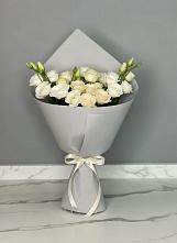 Букет цветов из:  Розы и Лизиантусы в Заклинье